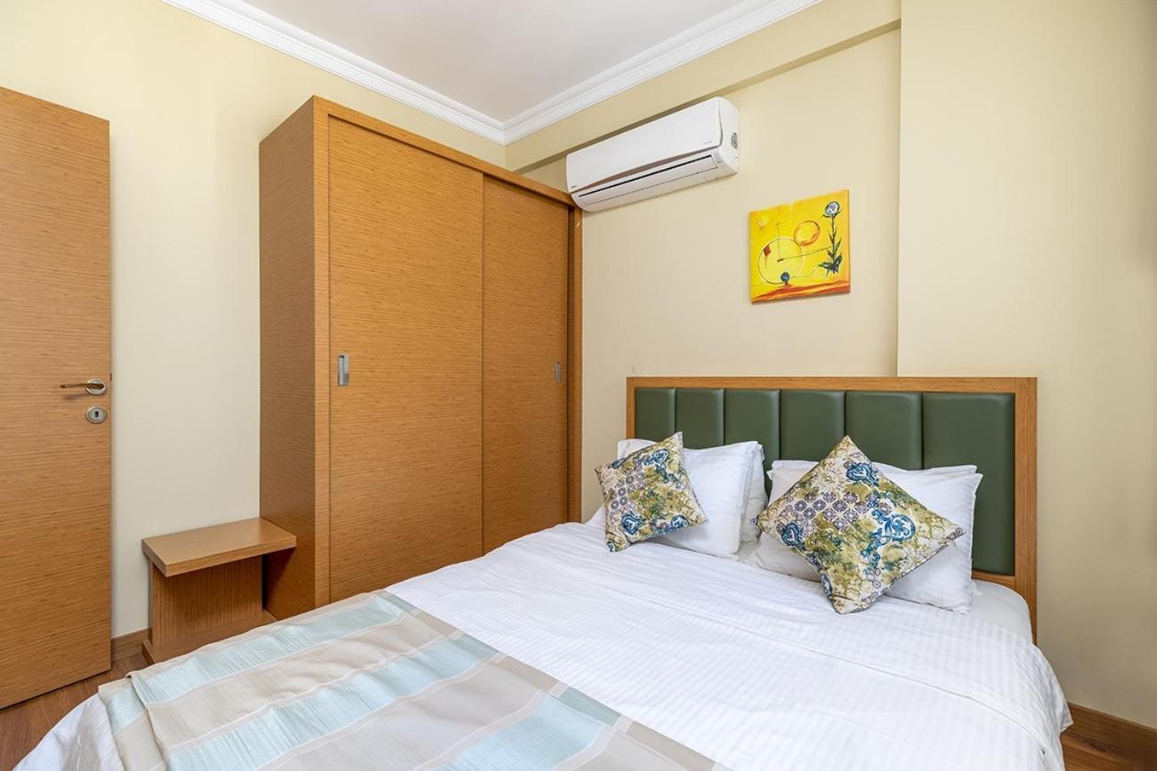 Aparthotel The 3*